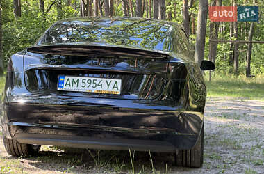 Седан Tesla Model 3 2023 в 