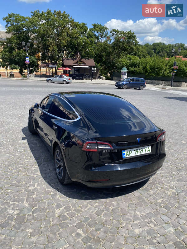 Седан Tesla Model 3 2020 в Кам'янець-Подільському