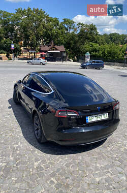 Седан Tesla Model 3 2020 в 