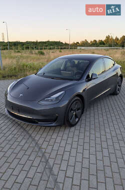 Седан Tesla Model 3 2023 в Львове