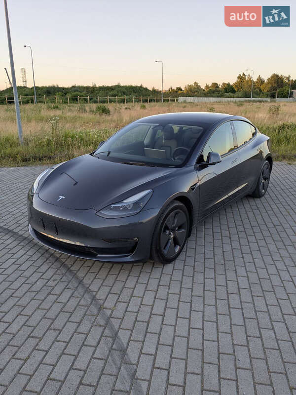 Tesla Model 3 2023