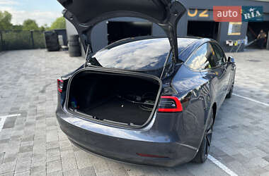 Седан Tesla Model 3 2020 в 
