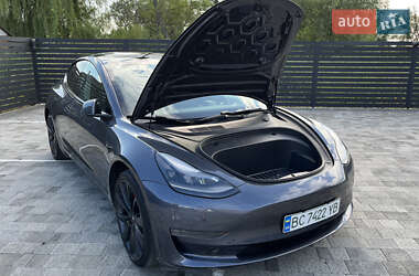 Седан Tesla Model 3 2020 в 