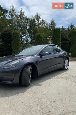 Седан Tesla Model 3 2023 в 