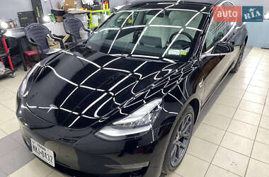 Седан Tesla Model 3 2020 в 
