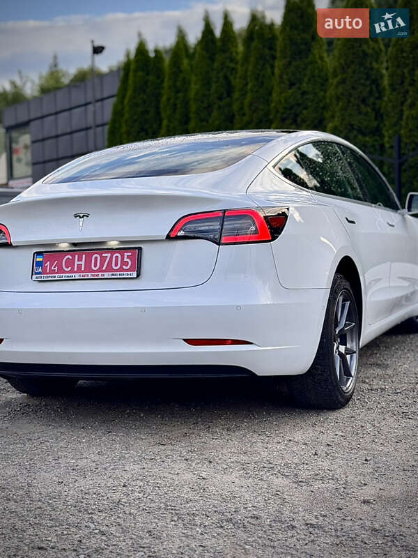Седан Tesla Model 3 2019 в Бориславі