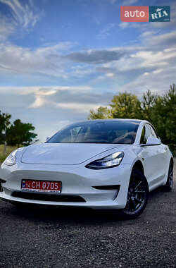 Седан Tesla Model 3 2019 в Дрогобыче