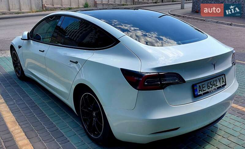 Седан Tesla Model 3 2022 в Дніпрі