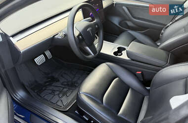 Седан Tesla Model 3 2022 в 