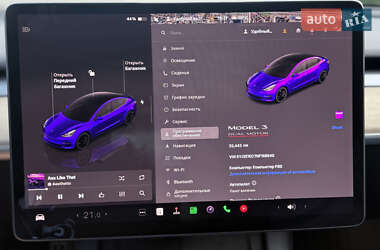 Седан Tesla Model 3 2022 в 