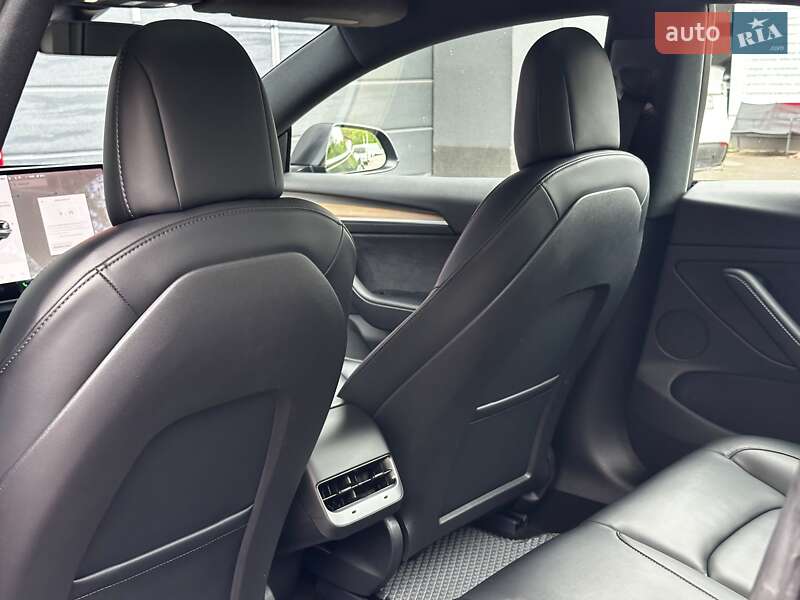 Седан Tesla Model 3 2021 в Києві