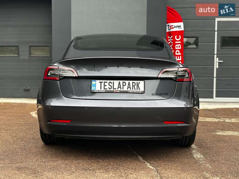 Седан Tesla Model 3 2021 в Києві