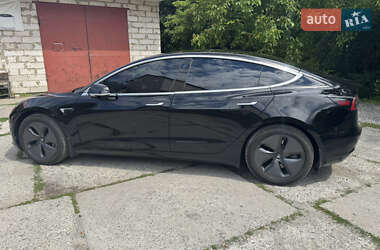 Седан Tesla Model 3 2019 в 