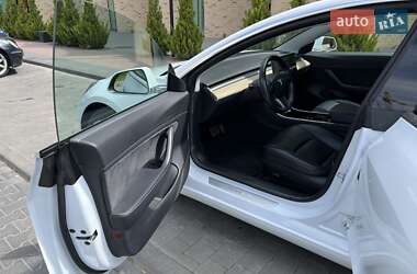 Седан Tesla Model 3 2018 в 