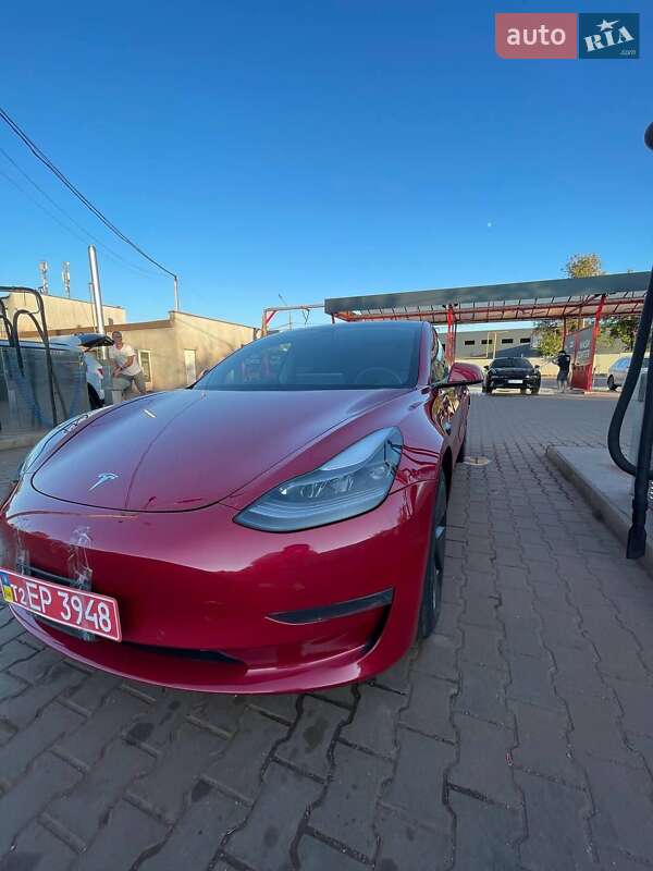 Седан Tesla Model 3 2021 в Кривом Роге