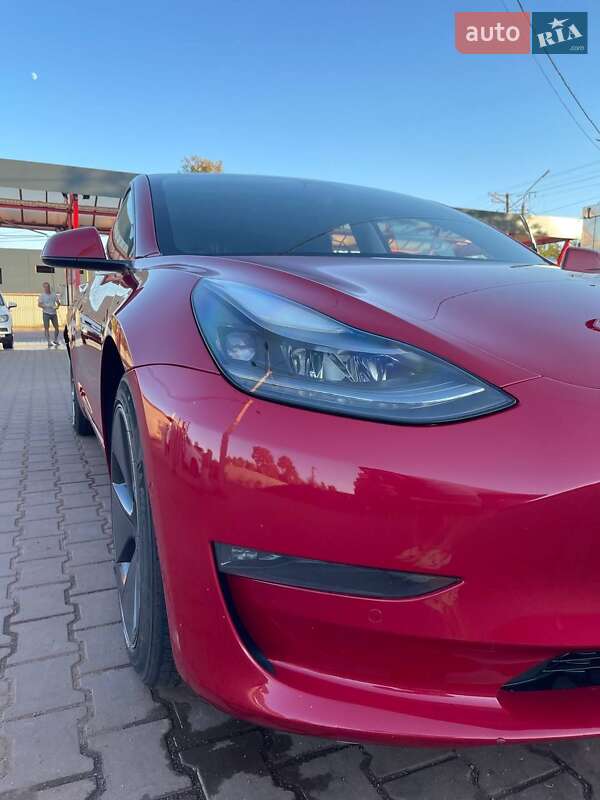 Седан Tesla Model 3 2021 в Кривом Роге