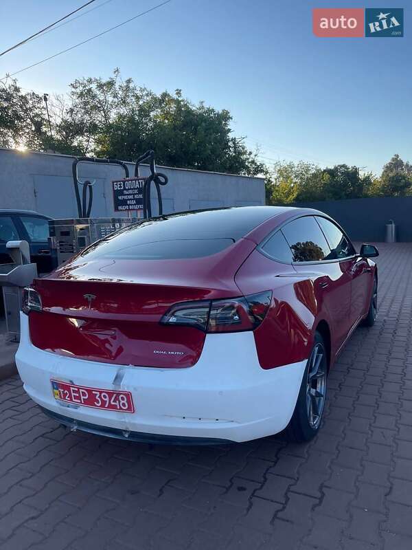 Седан Tesla Model 3 2021 в Кривом Роге