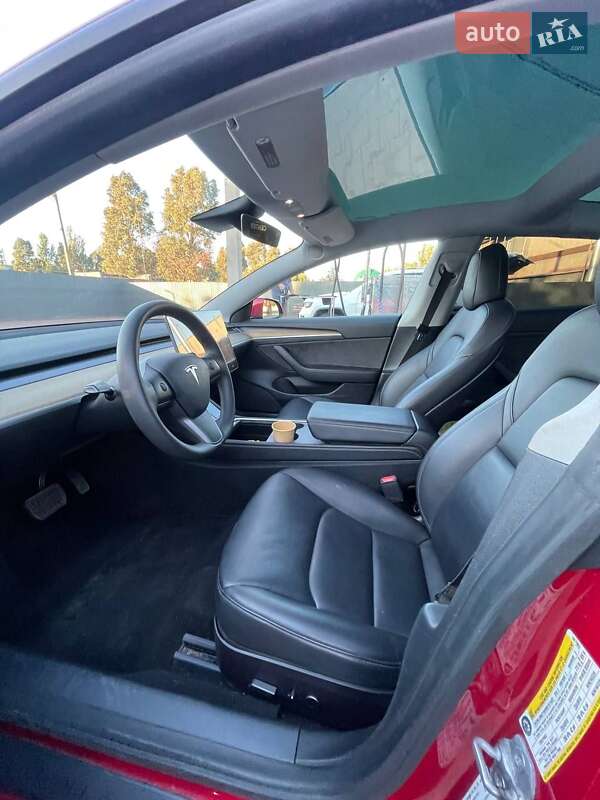 Седан Tesla Model 3 2021 в Кривом Роге