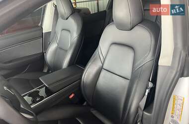Седан Tesla Model 3 2020 в 
