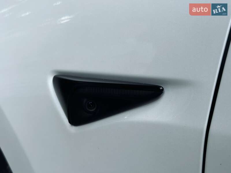 Седан Tesla Model 3 2023 в Дрогобыче