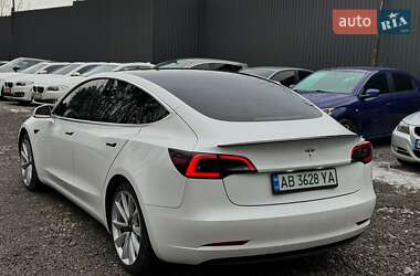 Седан Tesla Model 3 2020 в 