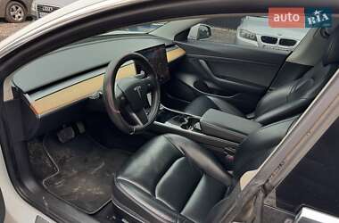 Седан Tesla Model 3 2020 в 