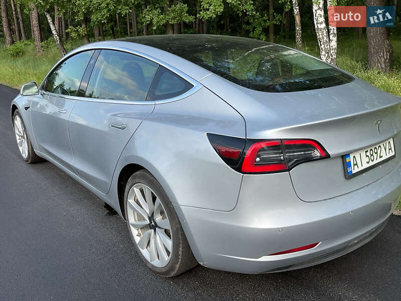 Седан Tesla Model 3 2018 в Киеве