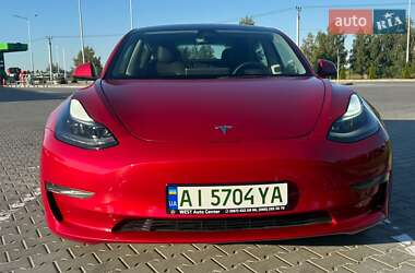 Седан Tesla Model 3 2022 в 