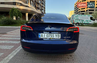 Седан Tesla Model 3 2021 в 