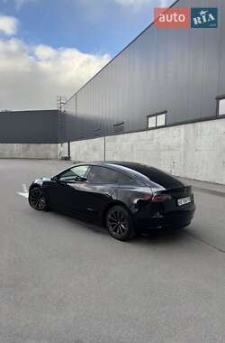 Седан Tesla Model 3 2022 в 