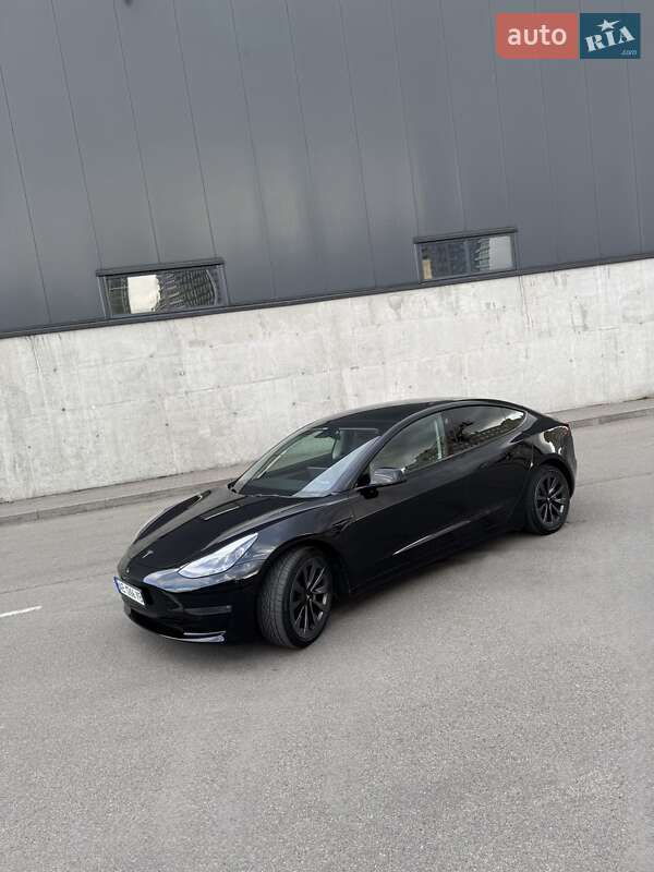 Tesla Model 3 2022