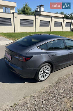 Седан Tesla Model 3 2023 в 