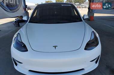 Седан Tesla Model 3 2023 в 