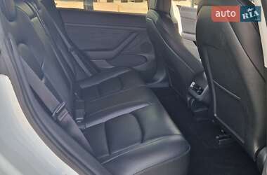 Седан Tesla Model 3 2022 в 