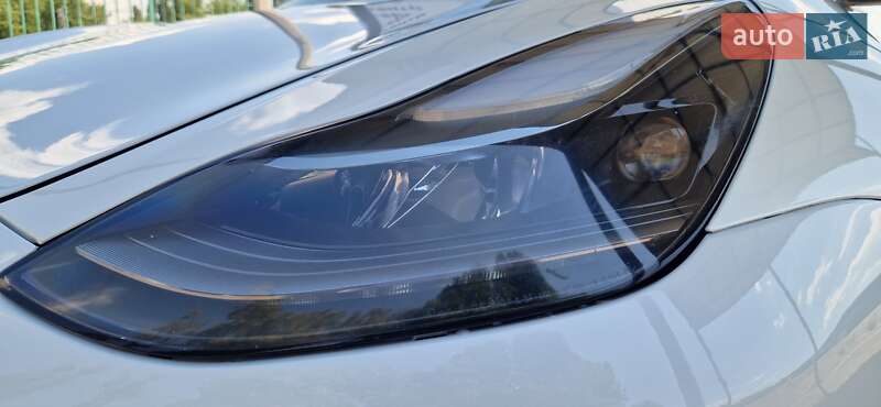 Седан Tesla Model 3 2022 в Києві