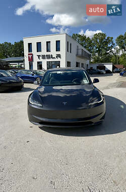 Седан Tesla Model 3 2024 в 