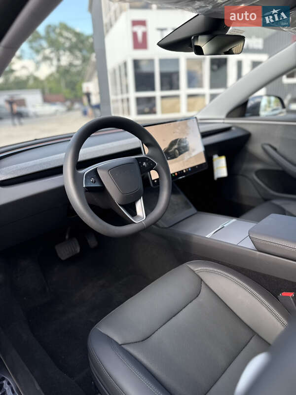 Седан Tesla Model 3 2024 в Виннице