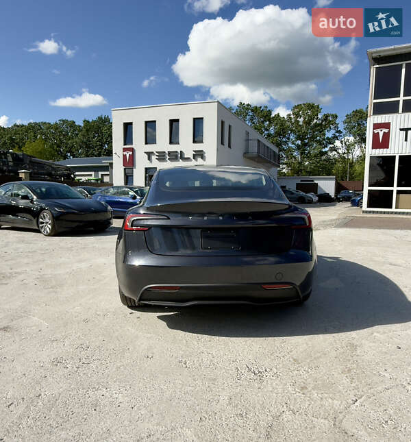 Седан Tesla Model 3 2024 в Виннице