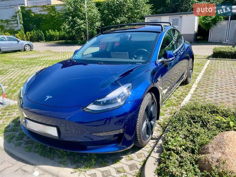 Tesla Model 3 2019
