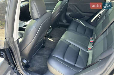 Седан Tesla Model 3 2021 в 