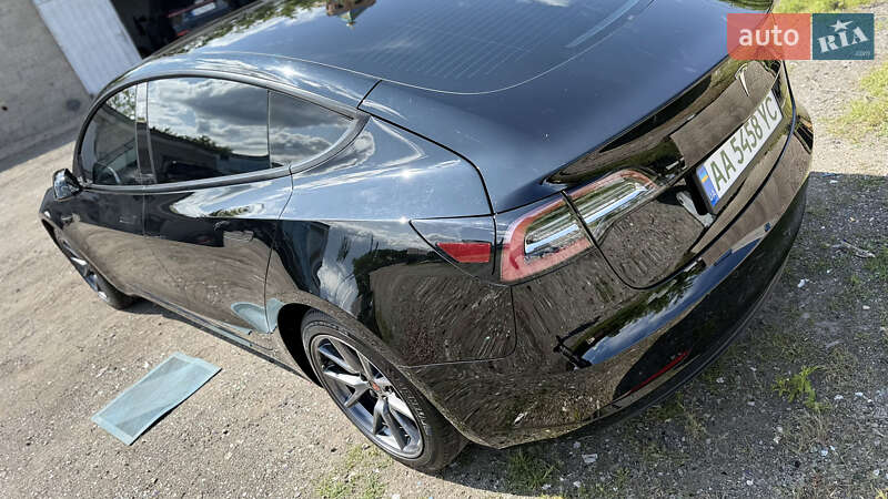 Седан Tesla Model 3 2021 в Києві