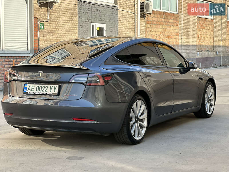 Седан Tesla Model 3 2019 в Киеве