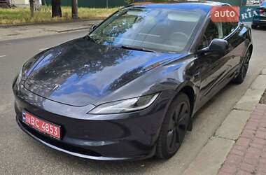Седан Tesla Model 3 2024 в 