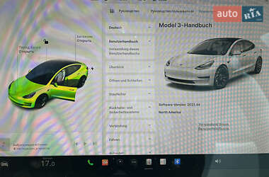 Седан Tesla Model 3 2021 в 