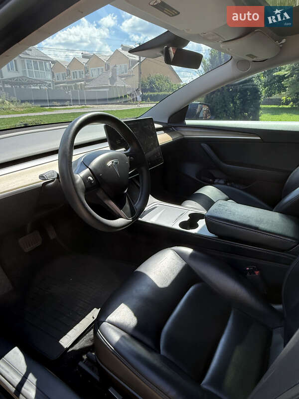Седан Tesla Model 3 2021 в Сумах