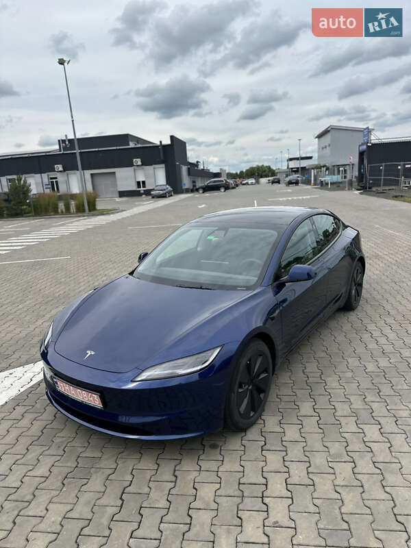 Седан Tesla Model 3 2024 в Луцьку