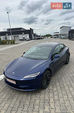 Седан Tesla Model 3 2024 в 