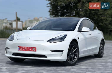 Седан Tesla Model 3 2021 в 