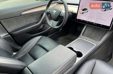 Седан Tesla Model 3 2021 в 