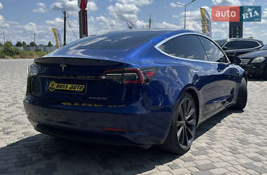 Седан Tesla Model 3 2020 в 